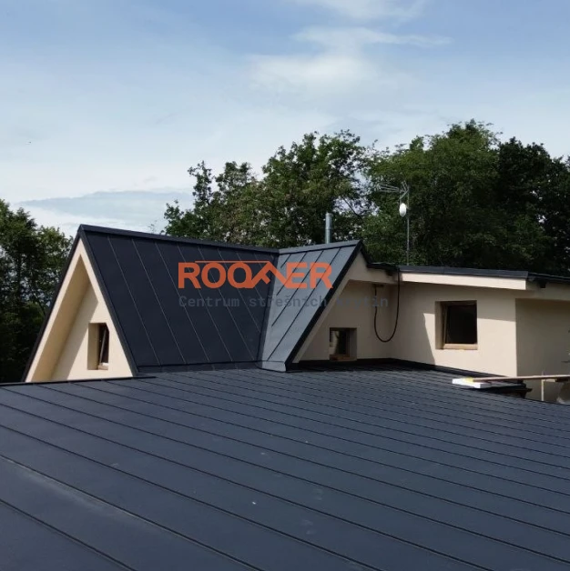 Falcovaná střecha | Výroba panelů na stavbě | Montáž falcované střechy | ROOFER Falcovaná střecha | Výroba panelů na stavbě | Montáž falcované střechy | ROOFER