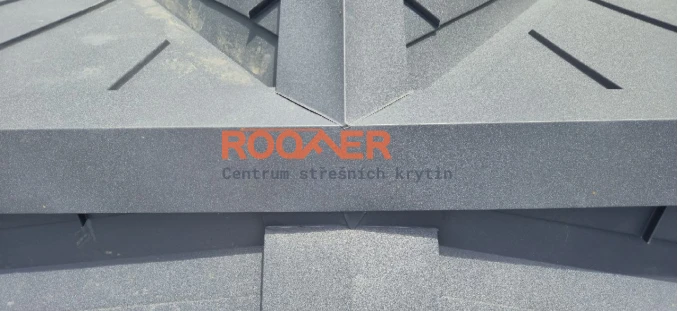 Falcovaná střecha | Výroba panelů na stavbě | Montáž falcované střechy | ROOFER Falcovaná střecha | Výroba panelů na stavbě | Montáž falcované střechy | ROOFER