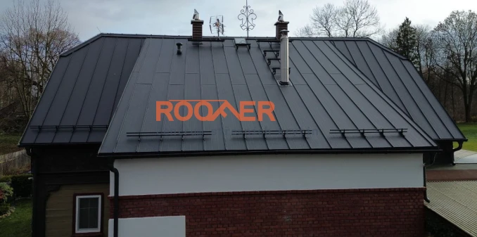 Rekonstrukce střechy ve Filipově – Click panely BILKA | ROOFER.cz Rekonstrukce střechy ve Filipově – Click panely BILKA | ROOFER.cz