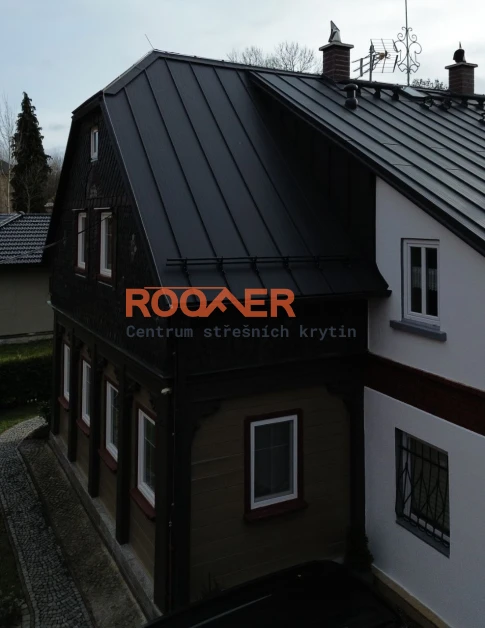Rekonstrukce střechy ve Filipově – Click panely BILKA | ROOFER.cz Rekonstrukce střechy ve Filipově – Click panely BILKA | ROOFER.cz