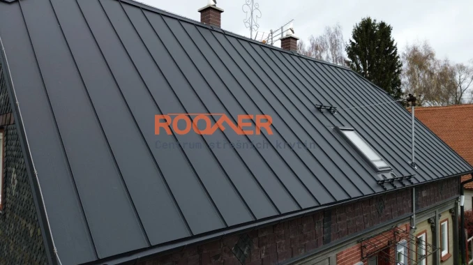 Rekonstrukce střechy ve Filipově – Click panely BILKA | ROOFER.cz Rekonstrukce střechy ve Filipově – Click panely BILKA | ROOFER.cz