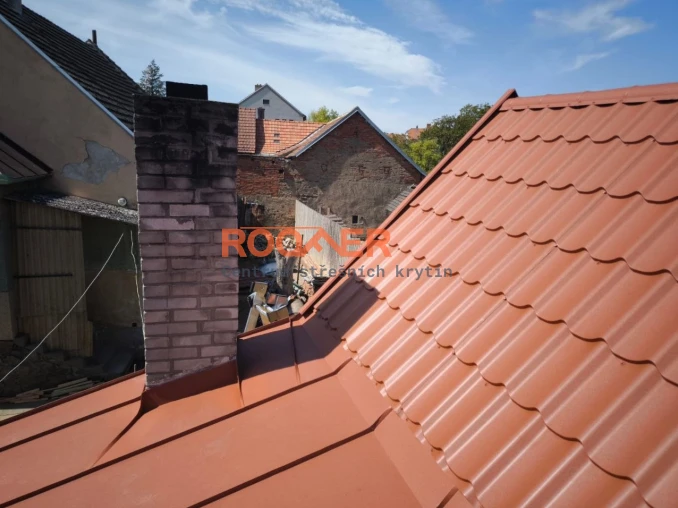 Roof Renovation in Třebíč – Metal Roof Tiles and Standing Seam Roofing