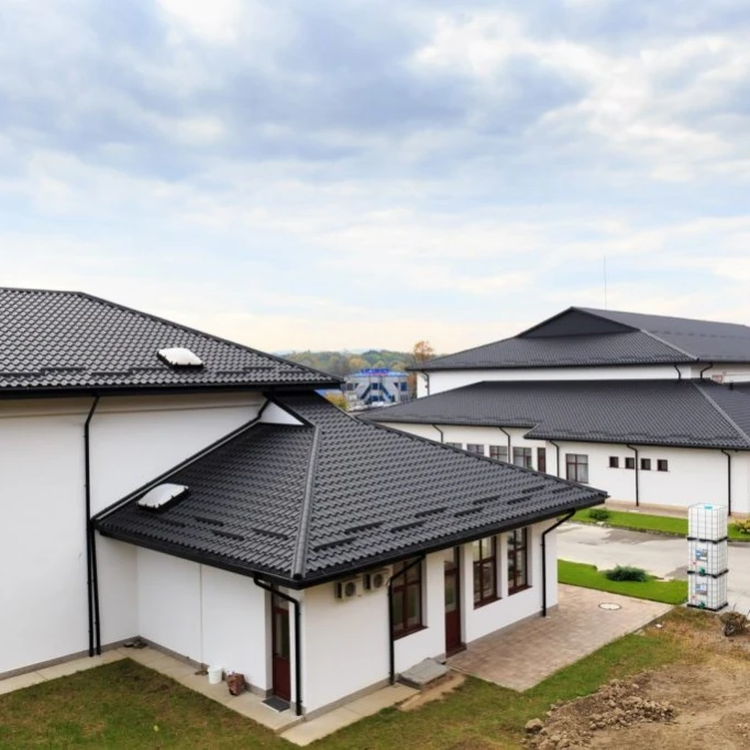 Installation of sheet metal roofing