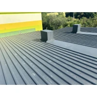 Výměna střešní krytiny z ondulinu za trapézový plech T35 Mat o tloušťce 0,5 mm v barvě antracit RAL 7016 na adrese: Praha, Kdoulova 693/19 Výměna střešní krytiny z ondulinu za trapézový plech T35 Mat o tloušťce 0,5 mm v barvě antracit RAL 7016 na adrese: Praha, Kdoulova 693/19