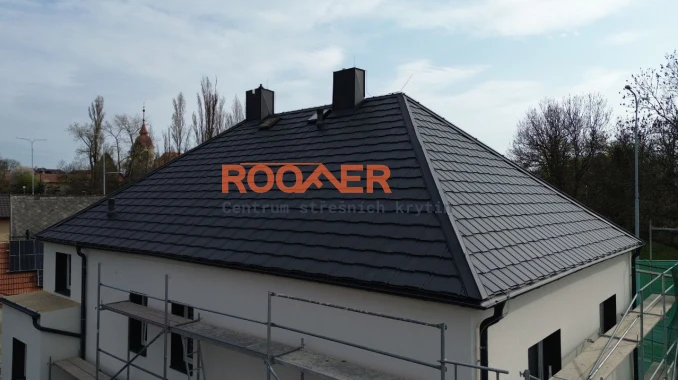 Rekonstrukce střechy Zdiby | Plechová střecha BILKA Britanic | ROOFER.cz