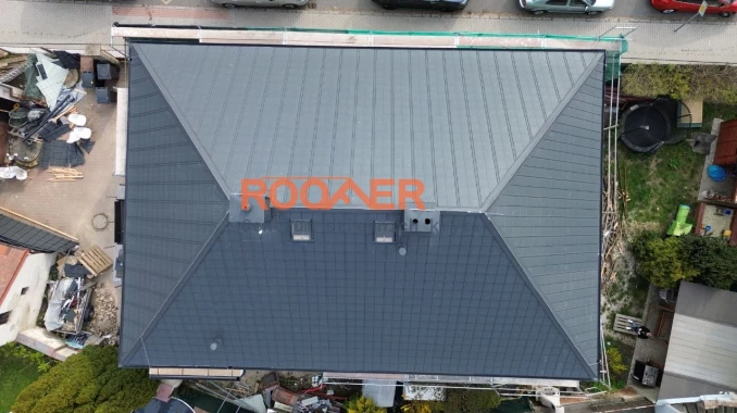 Rekonstrukce střechy Zdiby | Plechová střecha BILKA Britanic | ROOFER.cz