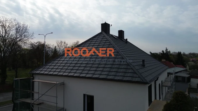 Rekonstrukce střechy Zdiby | Plechová střecha BILKA Britanic | ROOFER.cz