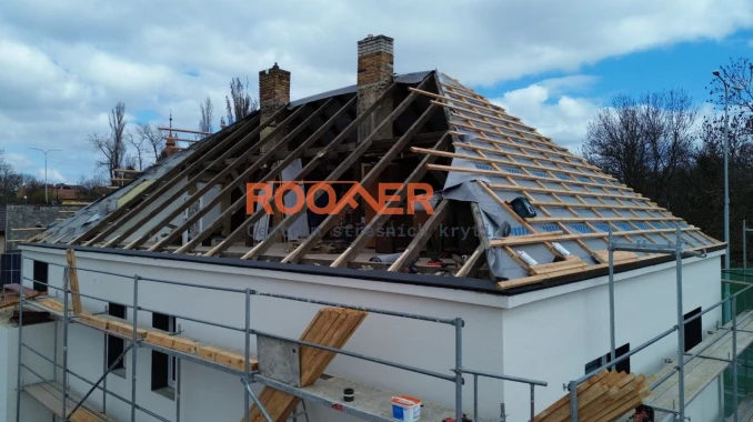 Rekonstrukce střechy Zdiby | Plechová střecha BILKA Britanic | ROOFER.cz