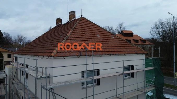 Rekonstrukce střechy Zdiby | Plechová střecha BILKA Britanic | ROOFER.cz