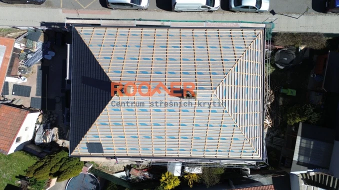 Rekonstrukce střechy Zdiby | Plechová střecha BILKA Britanic | ROOFER.cz