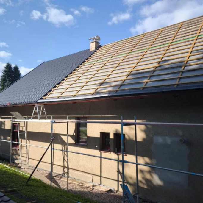 Kompletní rekonstrukce střechy krok za krokem – realizace ve Valteřicích u Jilemnice